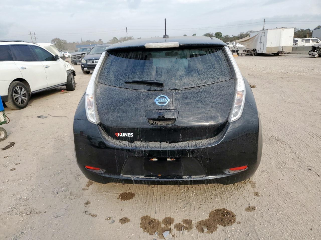 2015 NISSAN LEAF