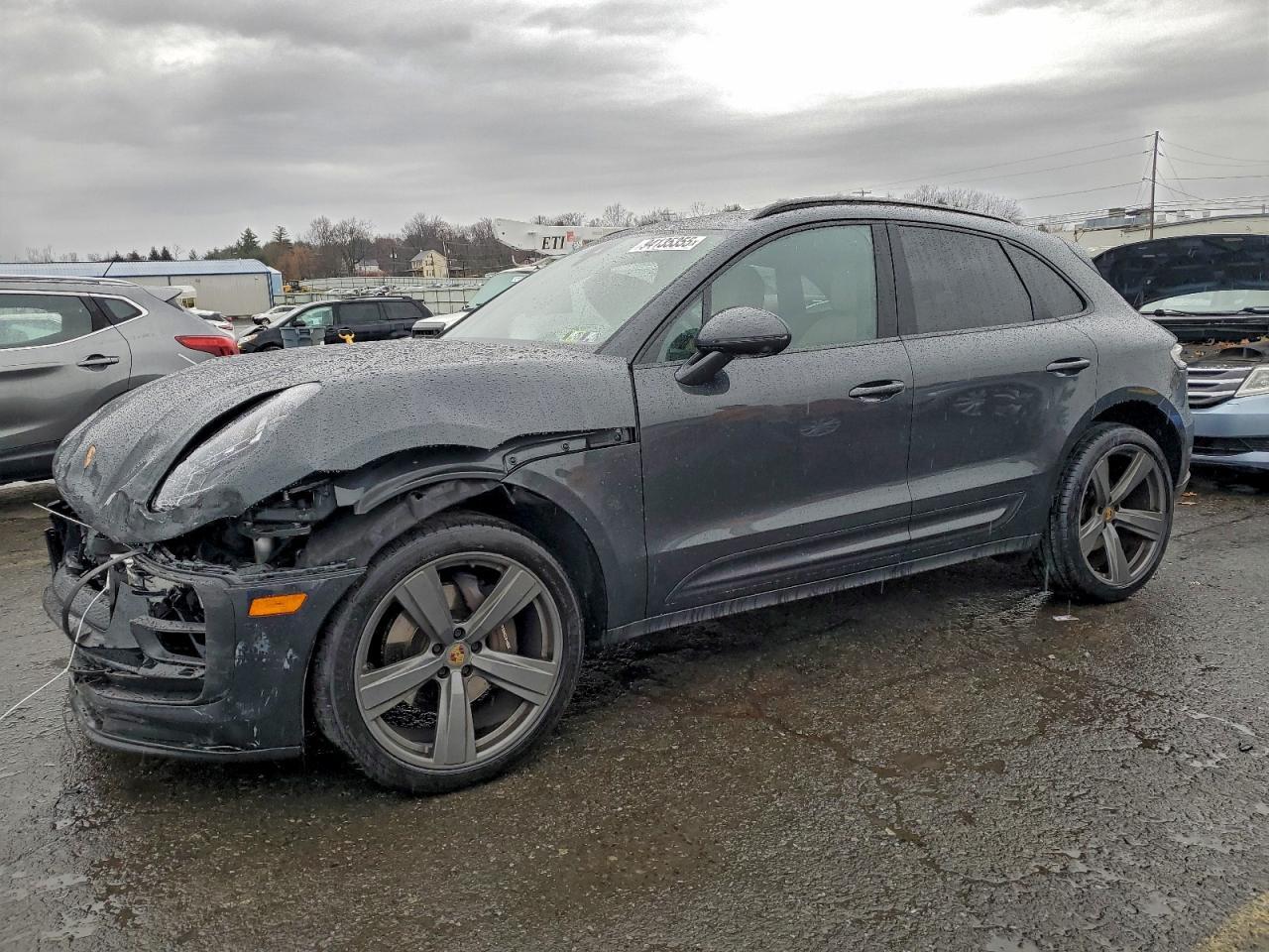 2024 PORSCHE Macan