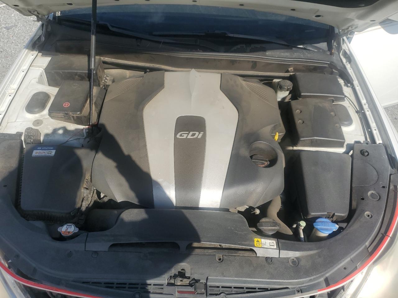 2013 HYUNDAI GENESIS