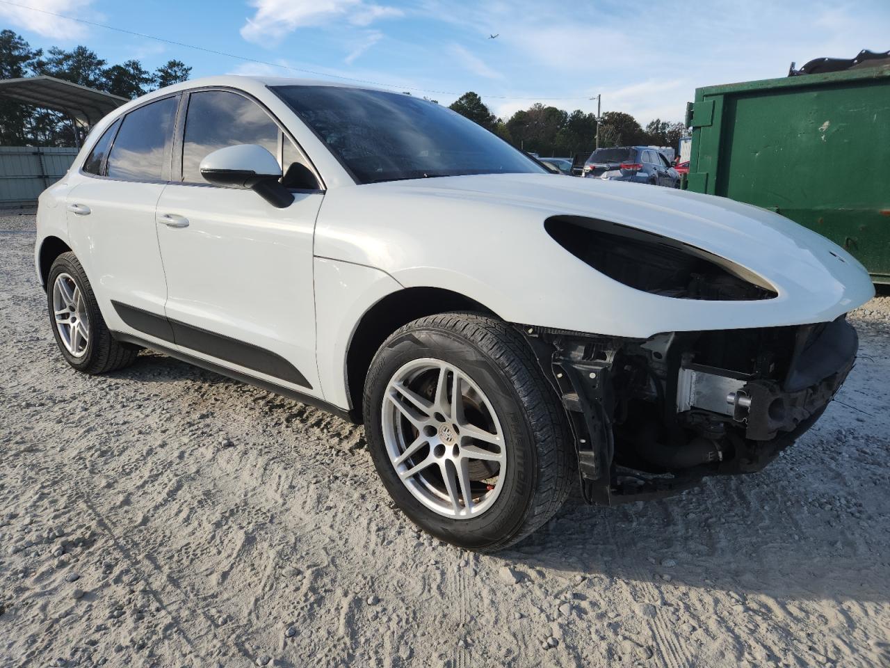 2018 PORSCHE Macan