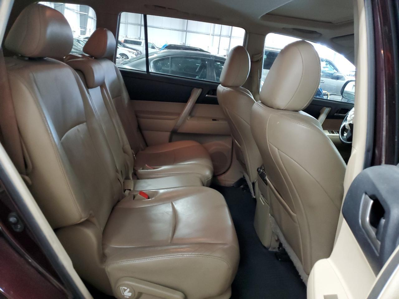 2013 TOYOTA HIGHLANDER