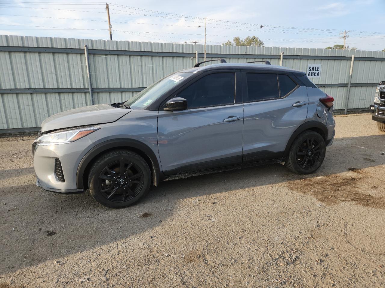 2023 NISSAN KICKS
