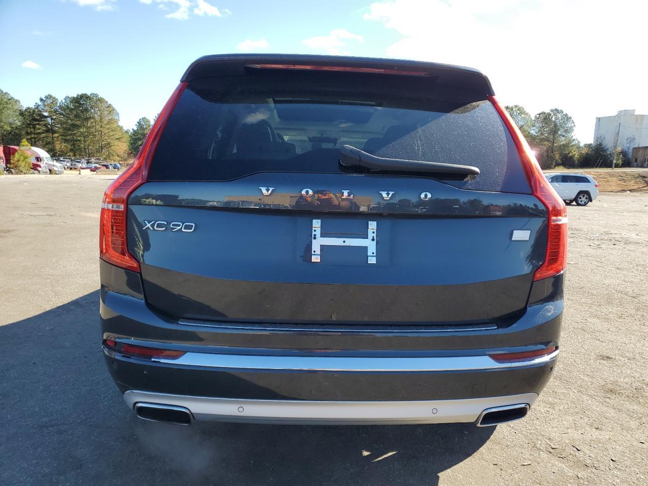 2021 VOLVO XC90