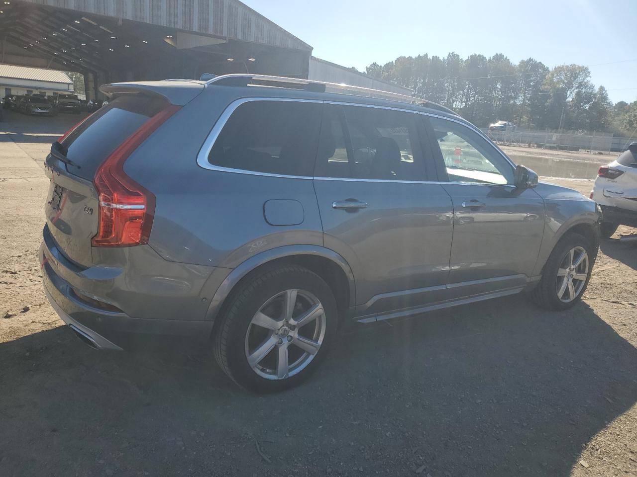 2016 VOLVO XC90