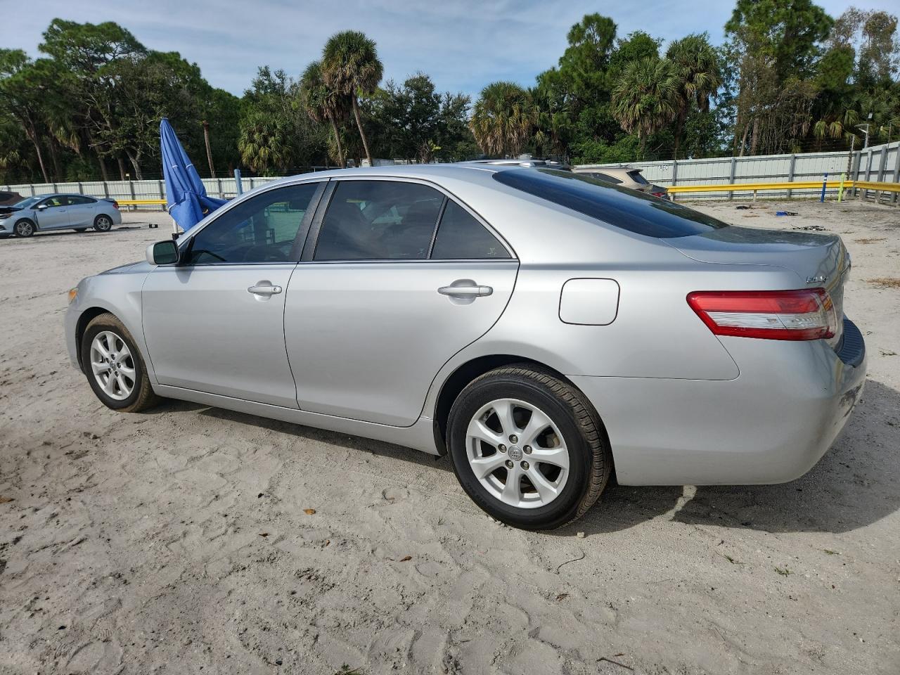 2011 TOYOTA CAMRY