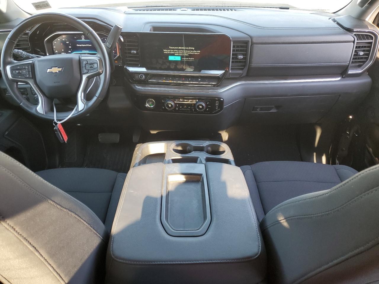 2024 CHEVROLET Silverado