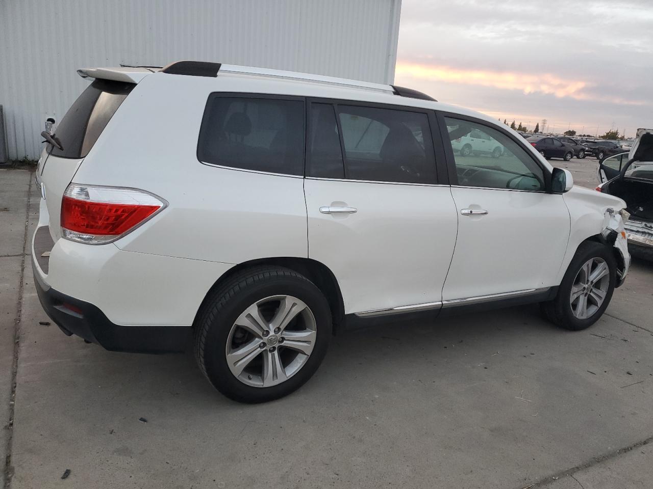 2013 TOYOTA HIGHLANDER