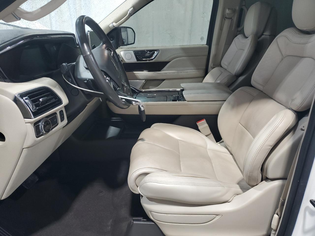 2021 LINCOLN Navigator
