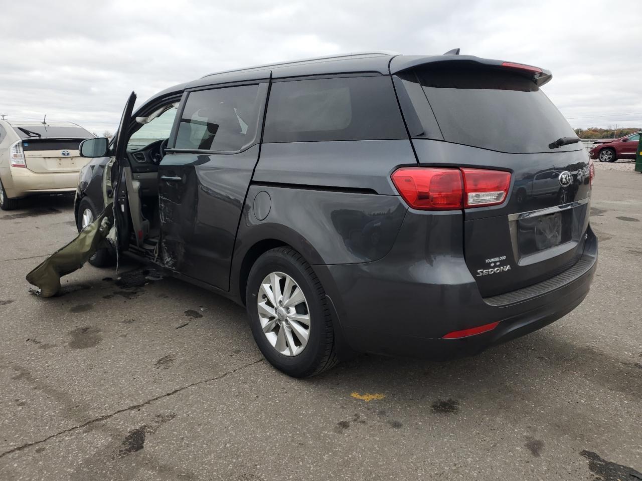 2016 KIA SEDONA