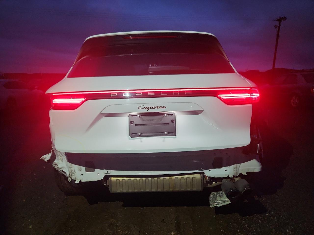 2022 PORSCHE CAYENNE