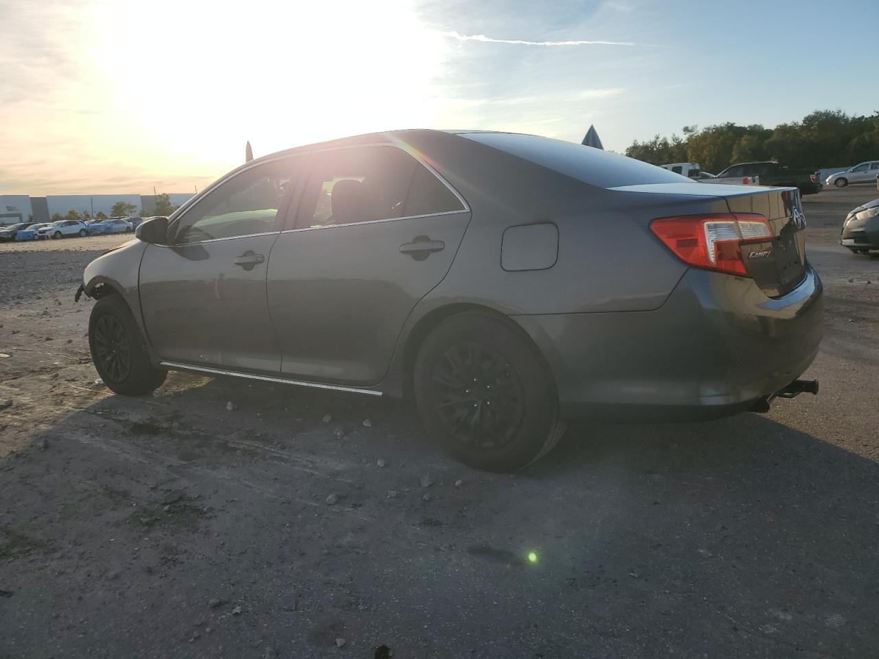 2014 TOYOTA CAMRY