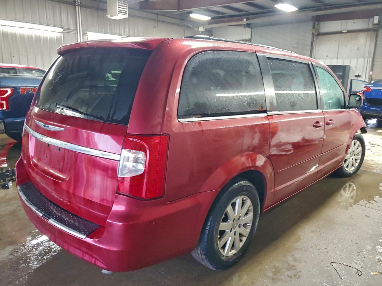 2016 CHRYSLER Town & Country