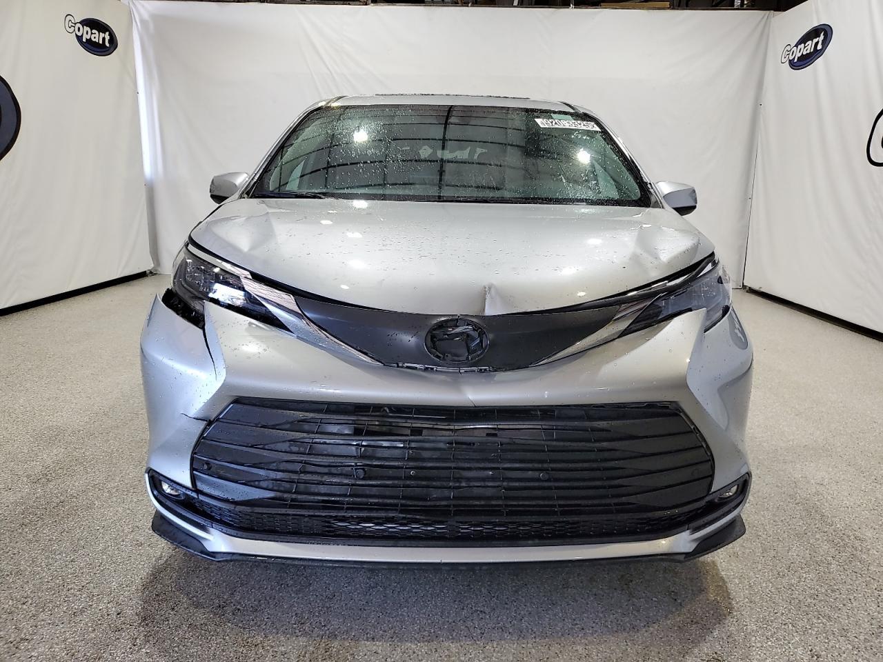2025 TOYOTA SIENNA