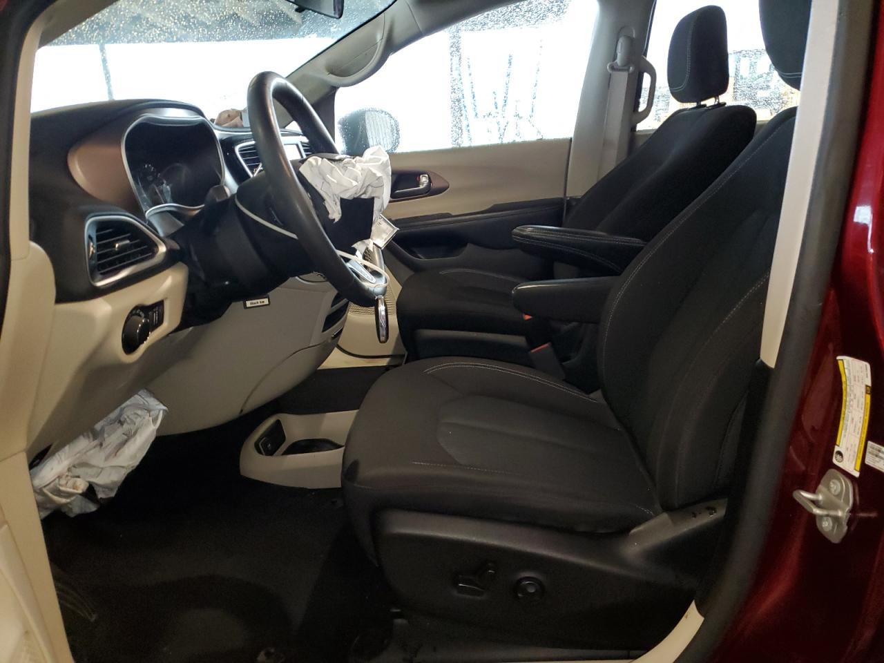 2022 CHRYSLER Voyager