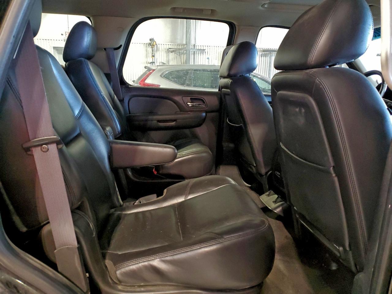 2011 CHEVROLET Tahoe