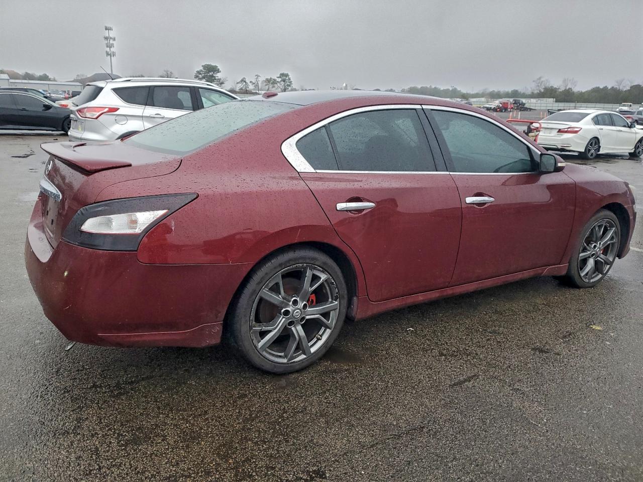 2010 NISSAN Maxima