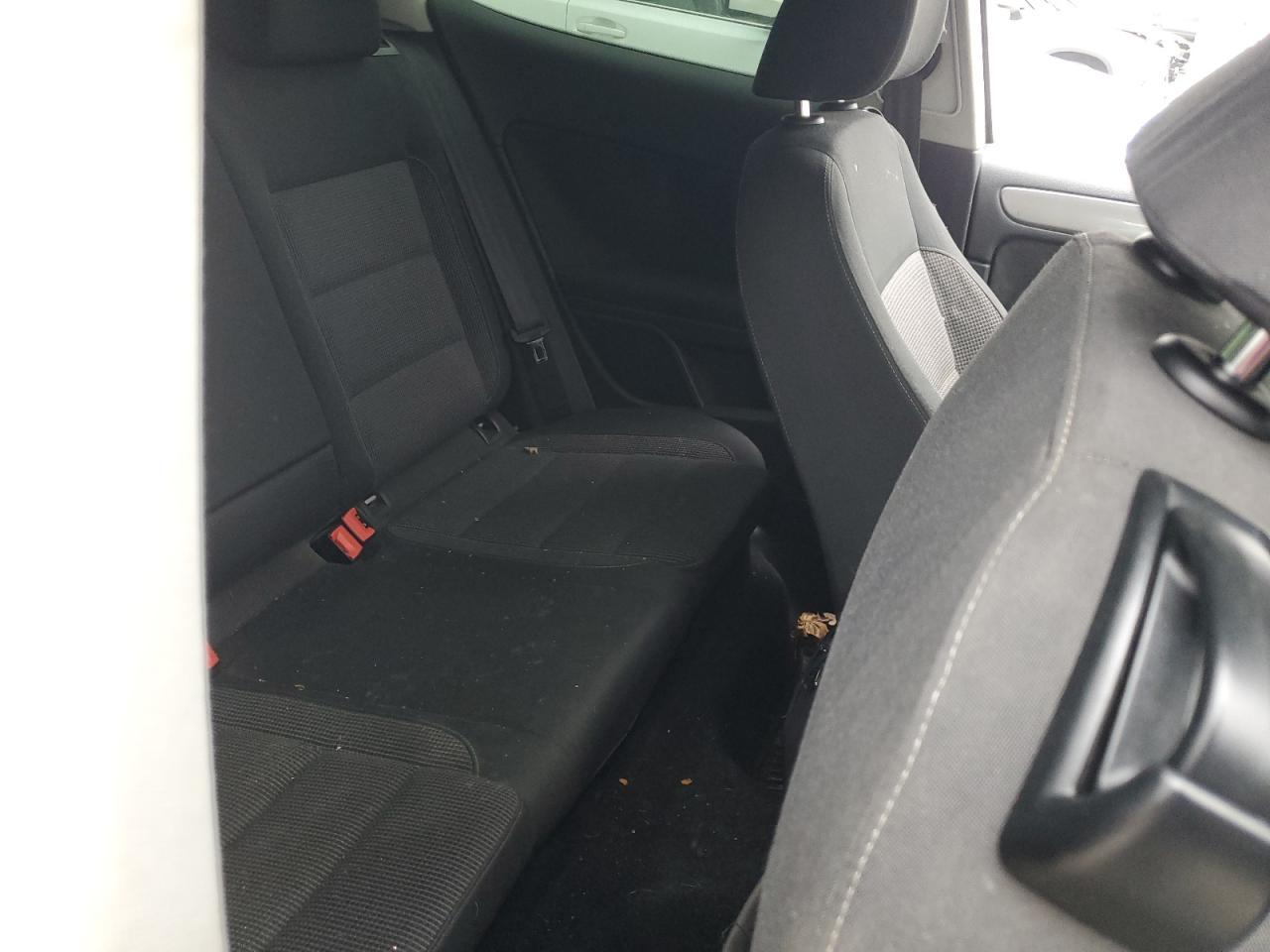 2011 VOLKSWAGEN GOLF