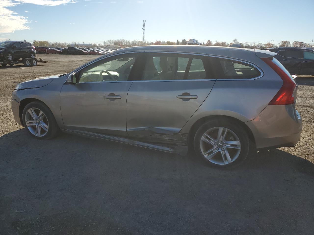 2016 VOLVO V60
