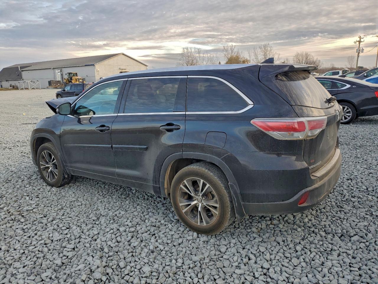 2016 TOYOTA HIGHLANDER