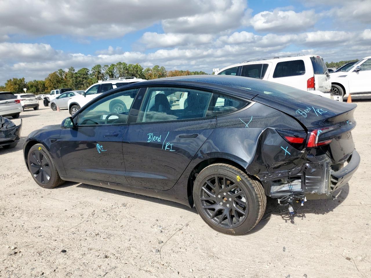 2025 TESLA MODEL 3