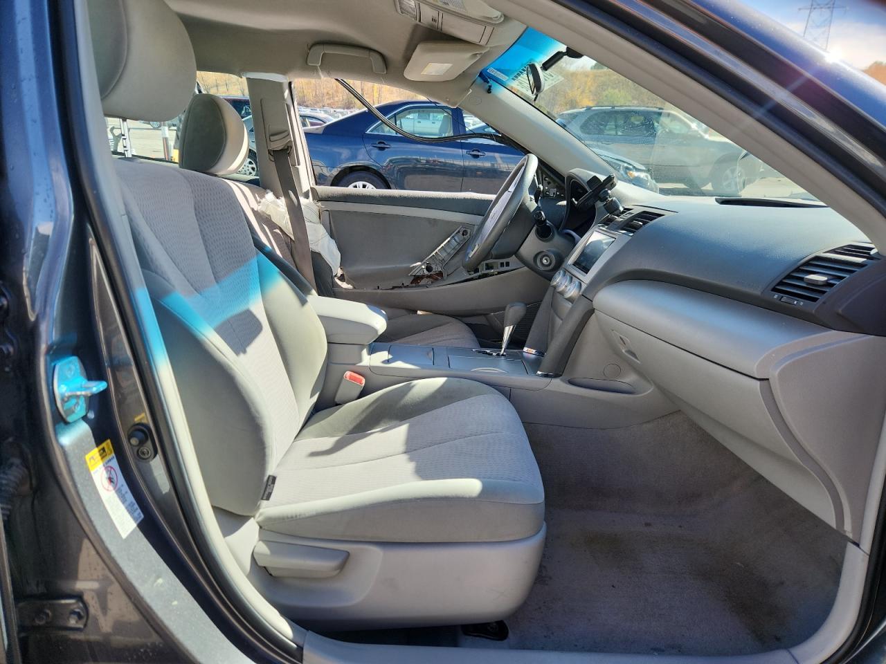 2011 TOYOTA CAMRY