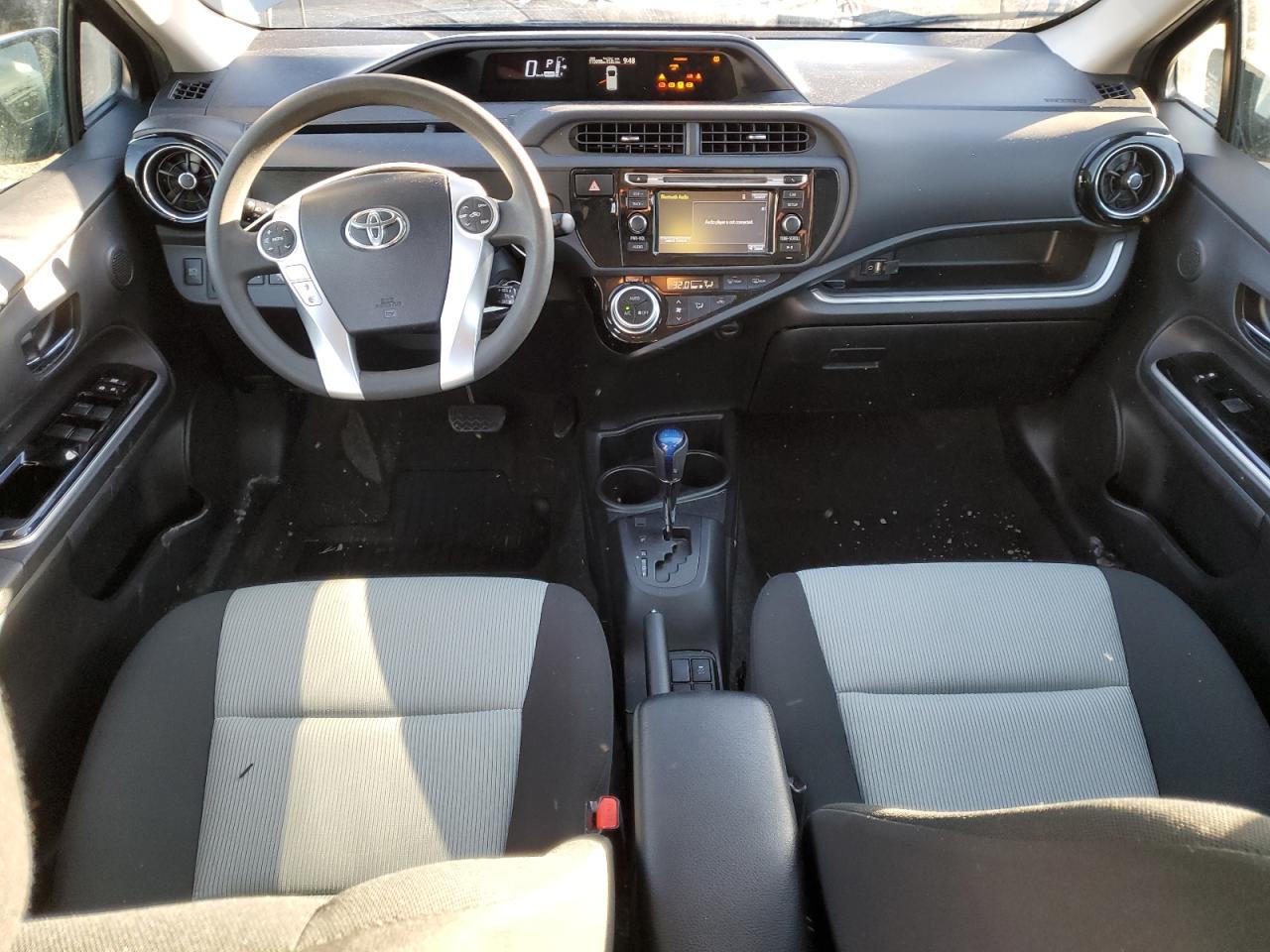 2017 TOYOTA Prius c