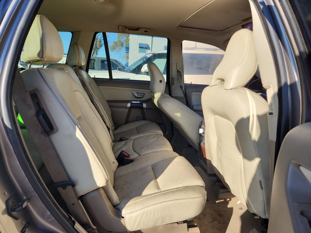 2010 VOLVO XC90