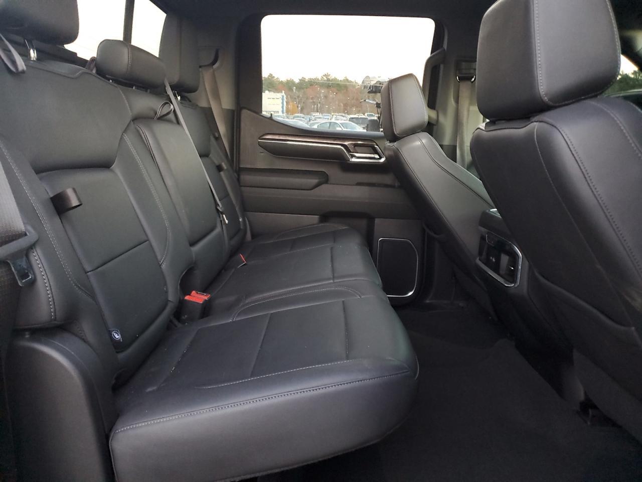 2024 CHEVROLET Silverado
