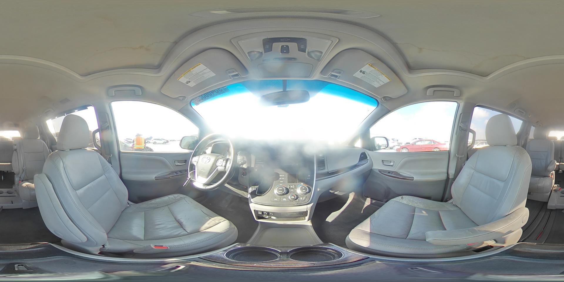 2016 TOYOTA SIENNA