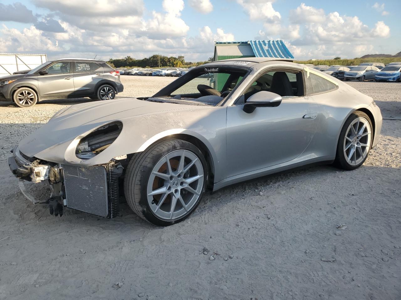 2025 PORSCHE 911