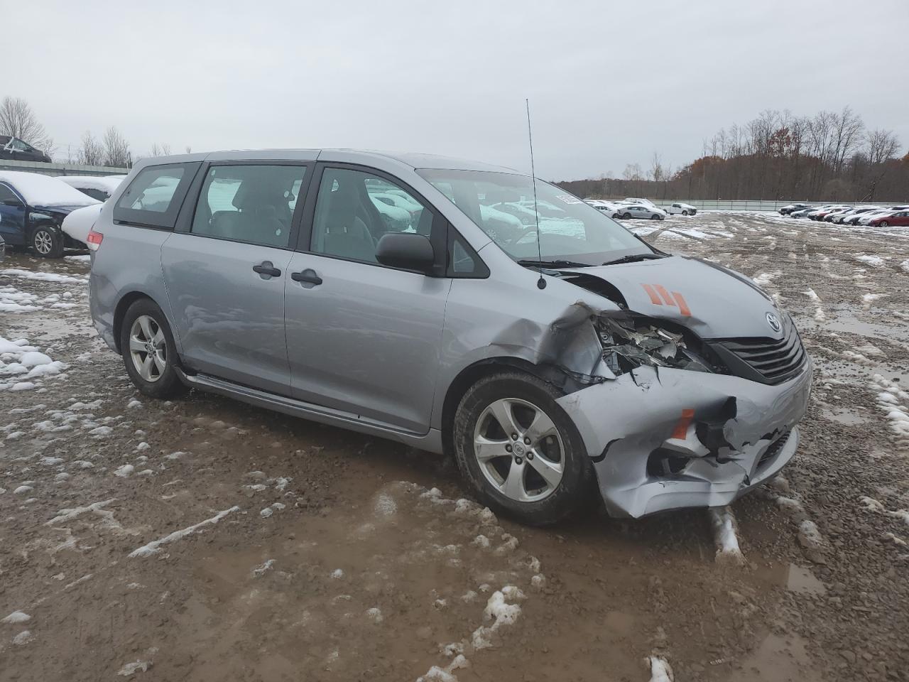 2013 TOYOTA SIENNA