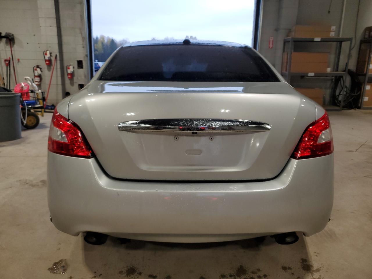2009 NISSAN Maxima