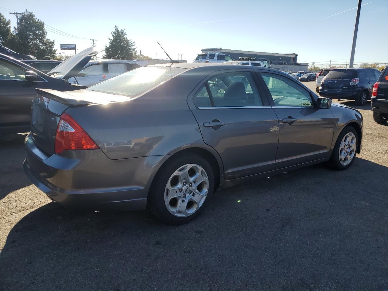 2010 FORD FUSION