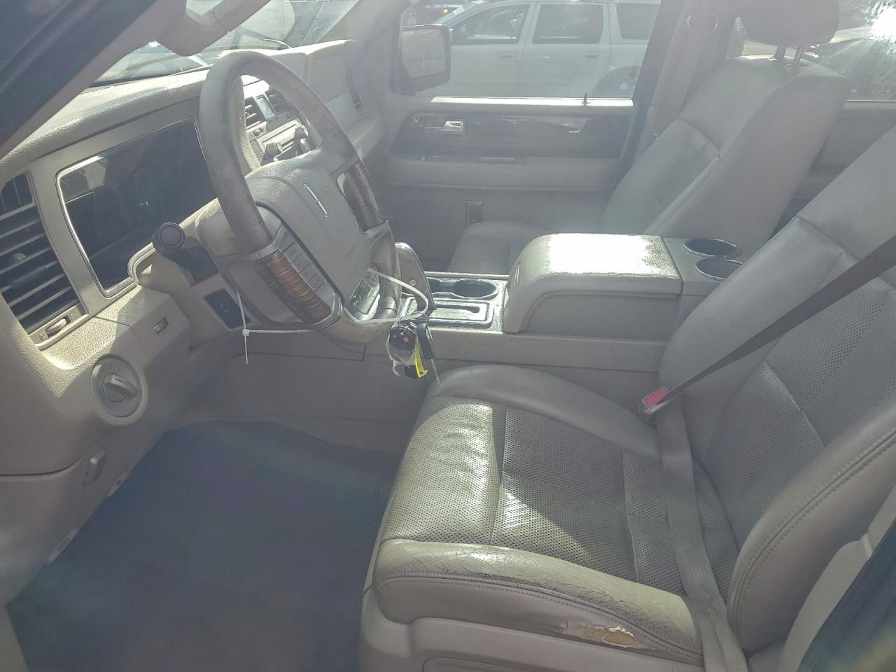 2010 LINCOLN Navigator