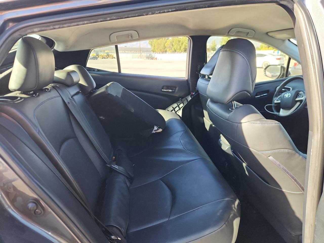 2016 TOYOTA PRIUS