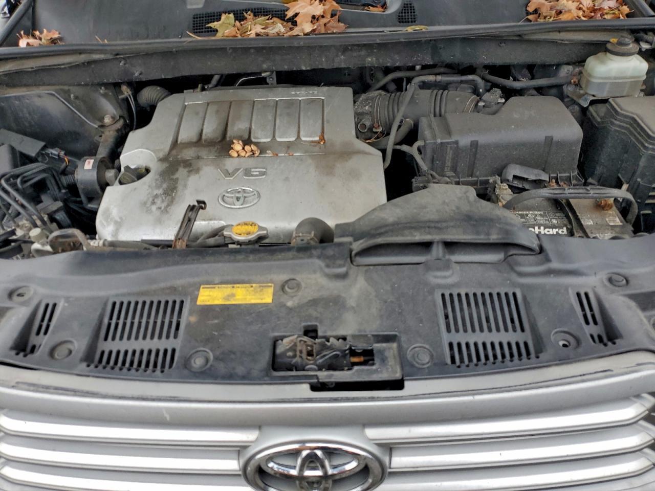 2010 TOYOTA HIGHLANDER