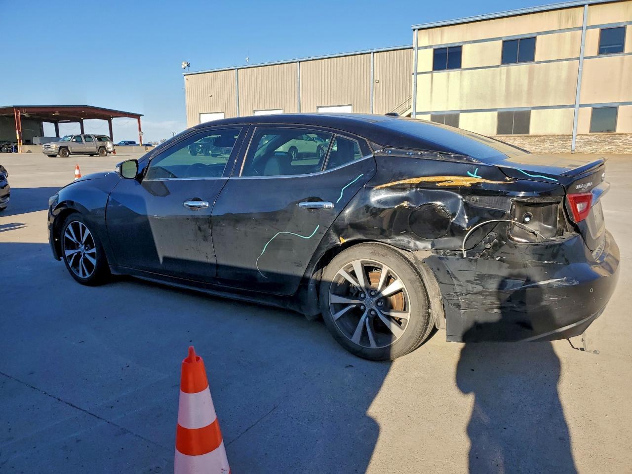 2016 NISSAN Maxima