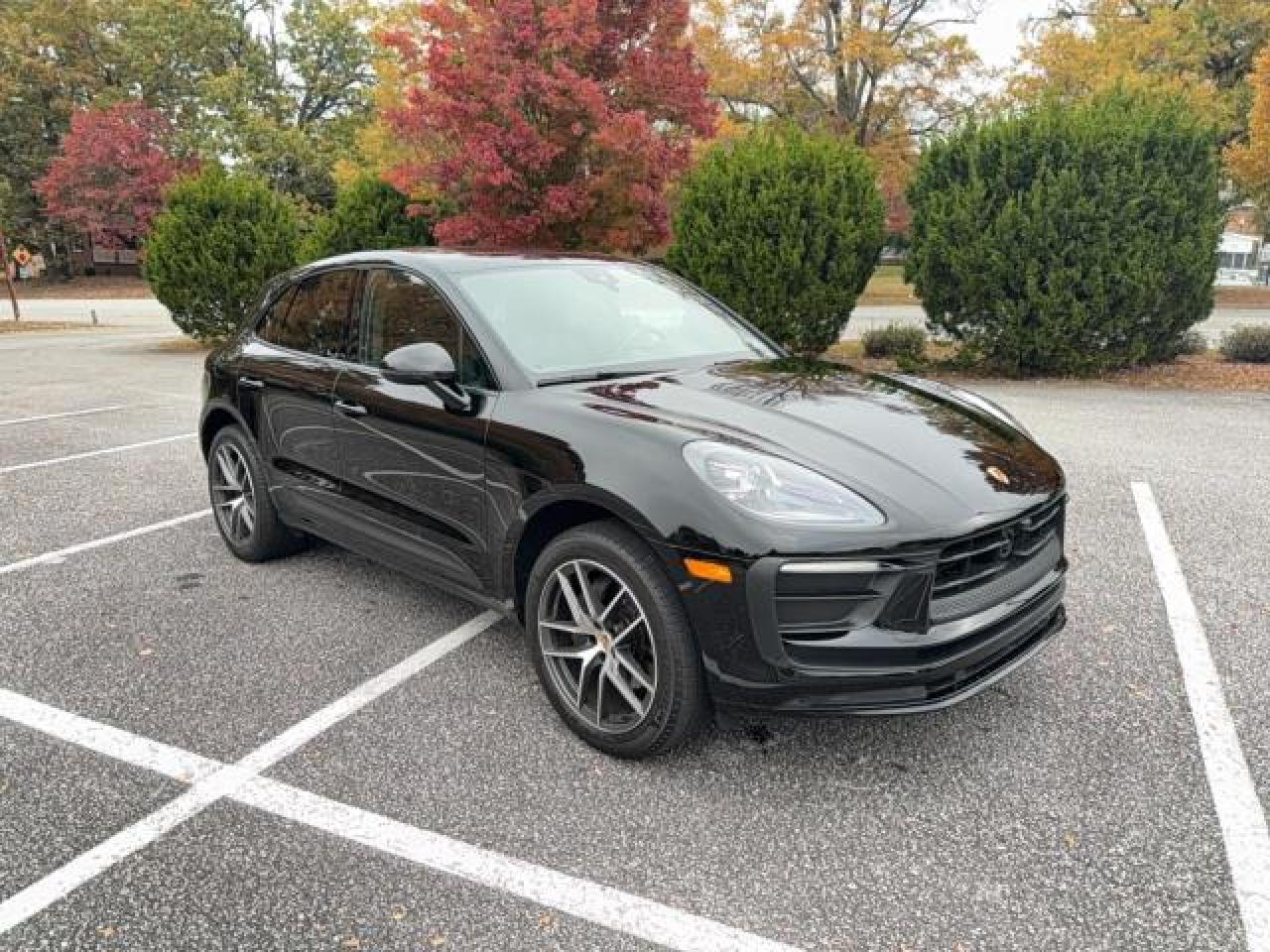 2024 PORSCHE Macan
