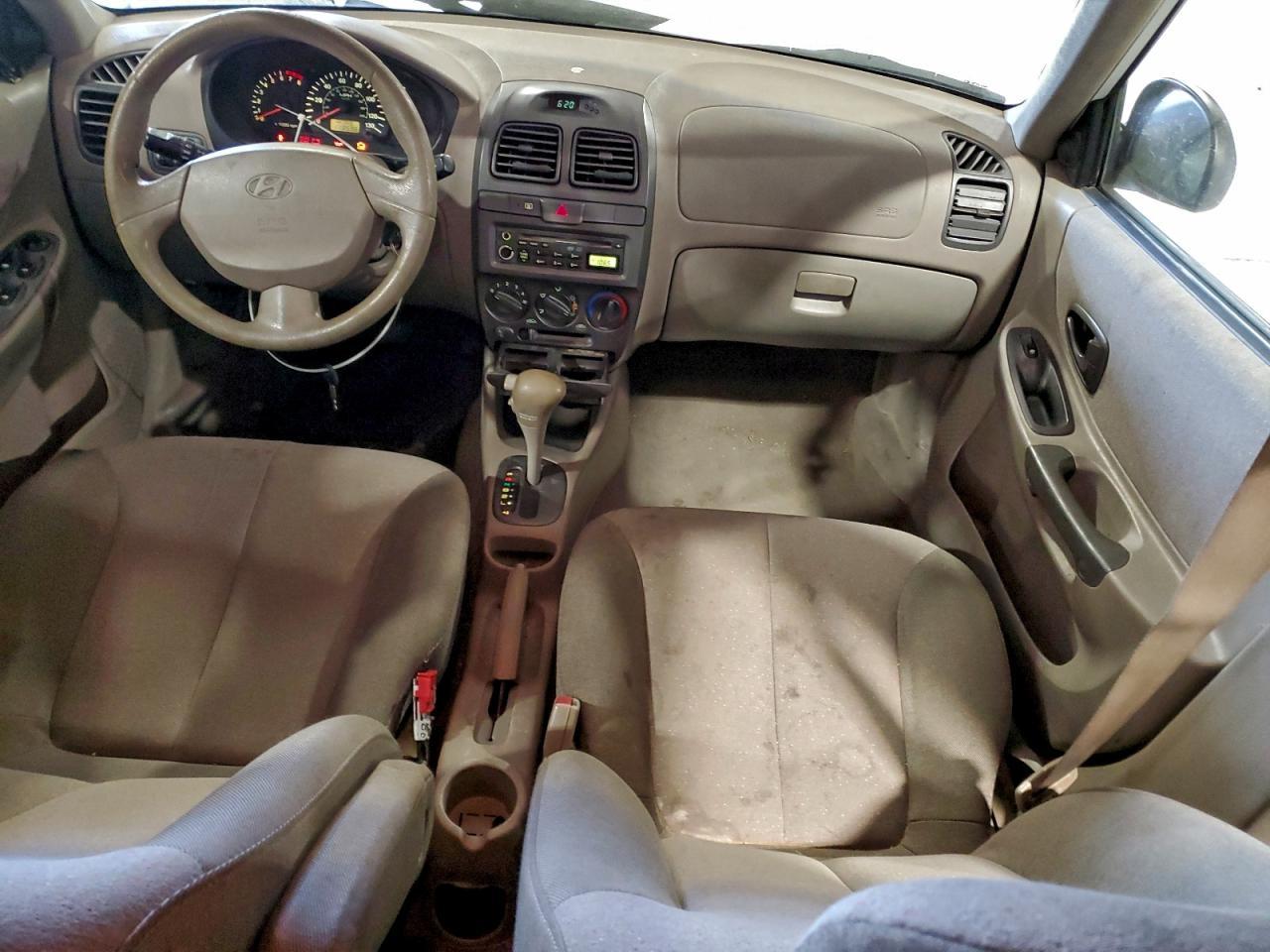 2002 HYUNDAI ACCENT