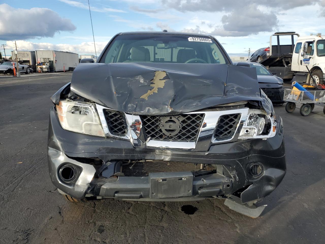 2015 NISSAN Frontier