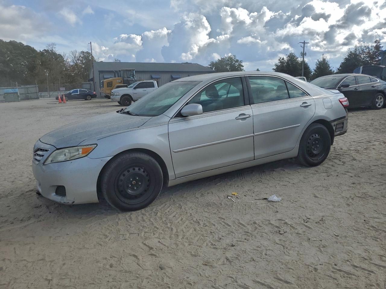 2011 TOYOTA CAMRY