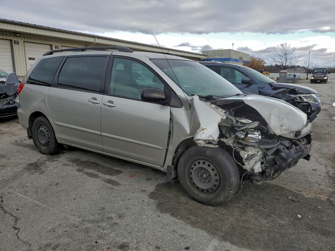 2010 TOYOTA SIENNA