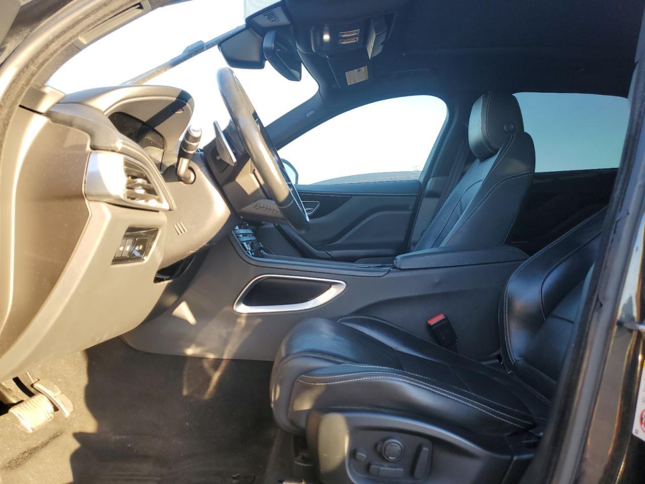 2017 JAGUAR F-Pace