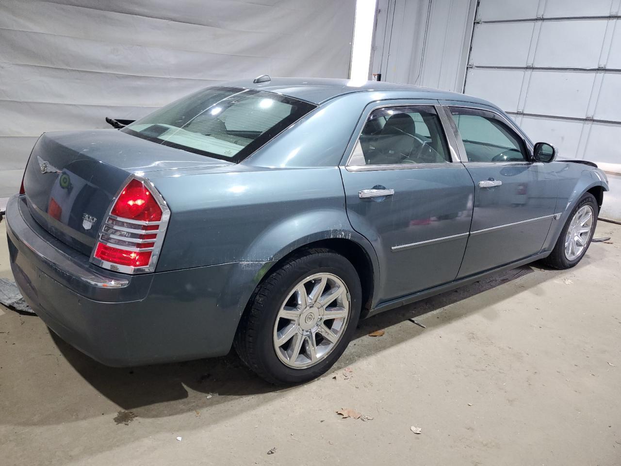 2005 CHRYSLER 300