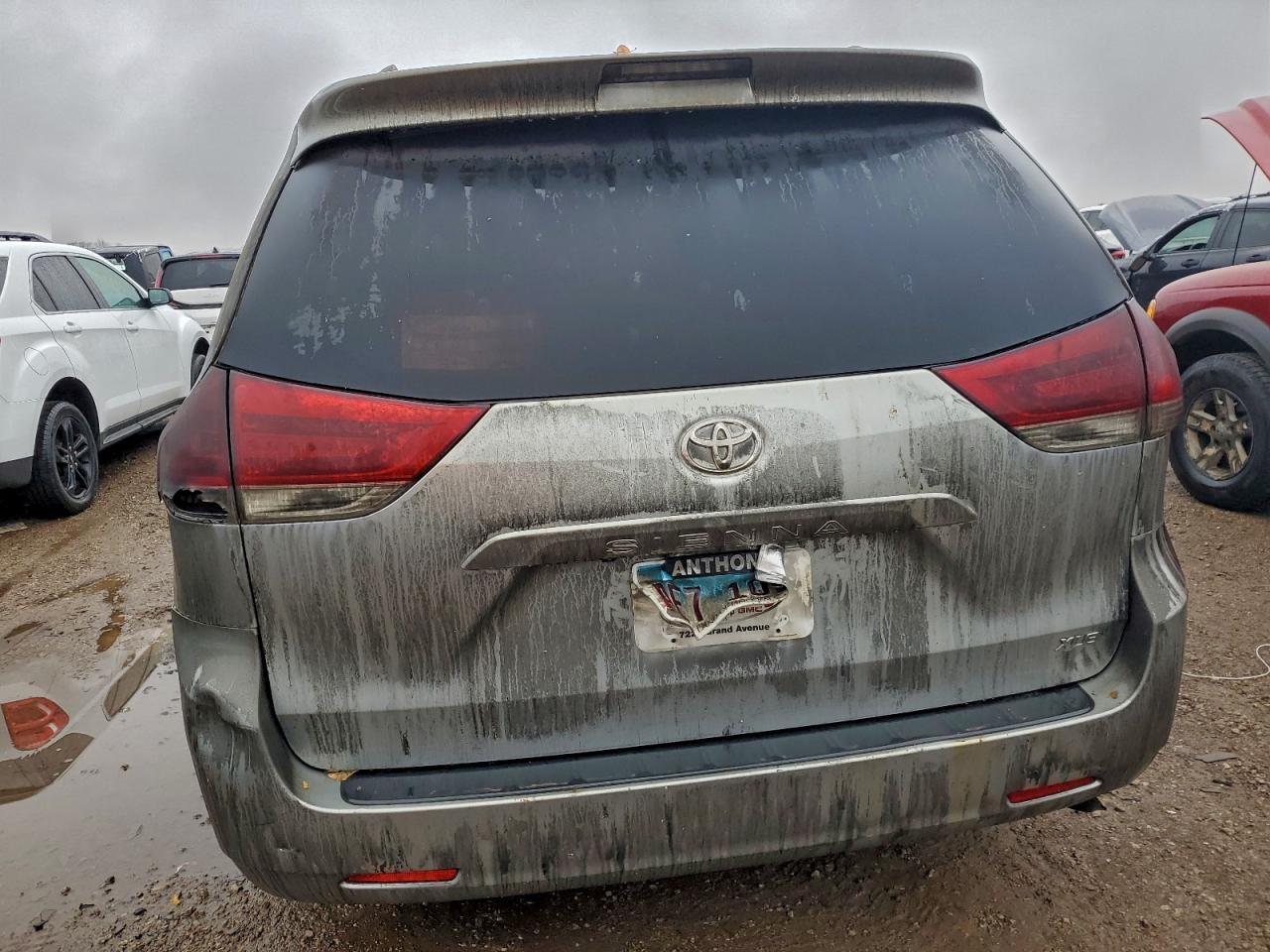 2014 TOYOTA SIENNA