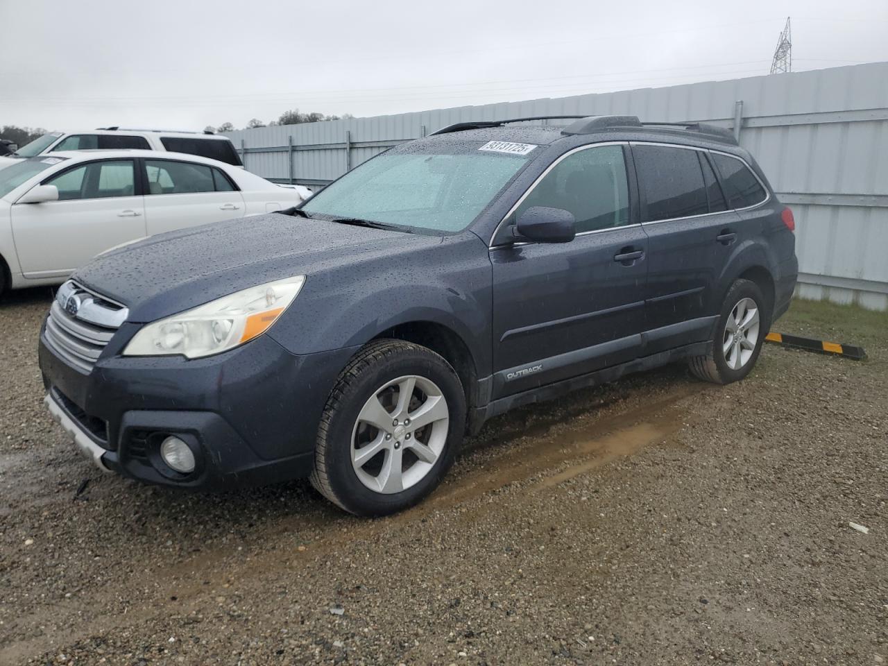 2013 SUBARU Outback