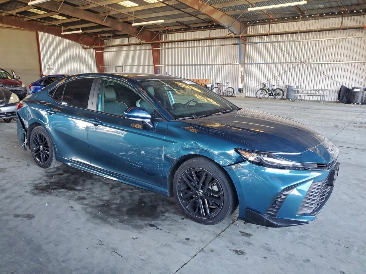 2025 TOYOTA CAMRY