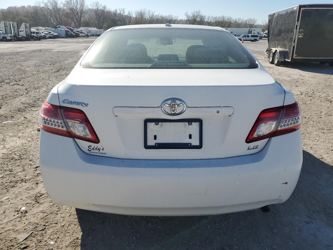 2011 TOYOTA CAMRY