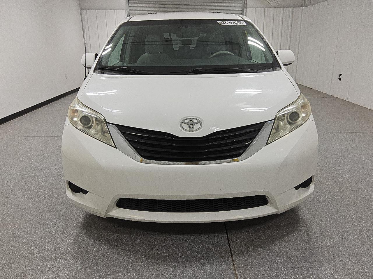 2014 TOYOTA SIENNA