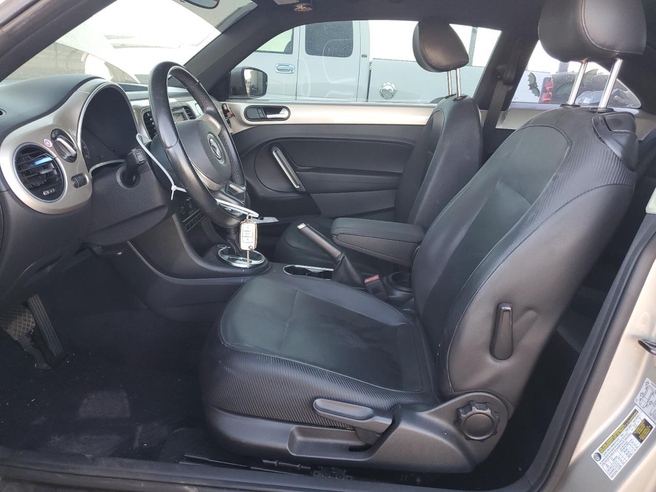 2012 VOLKSWAGEN Beetle